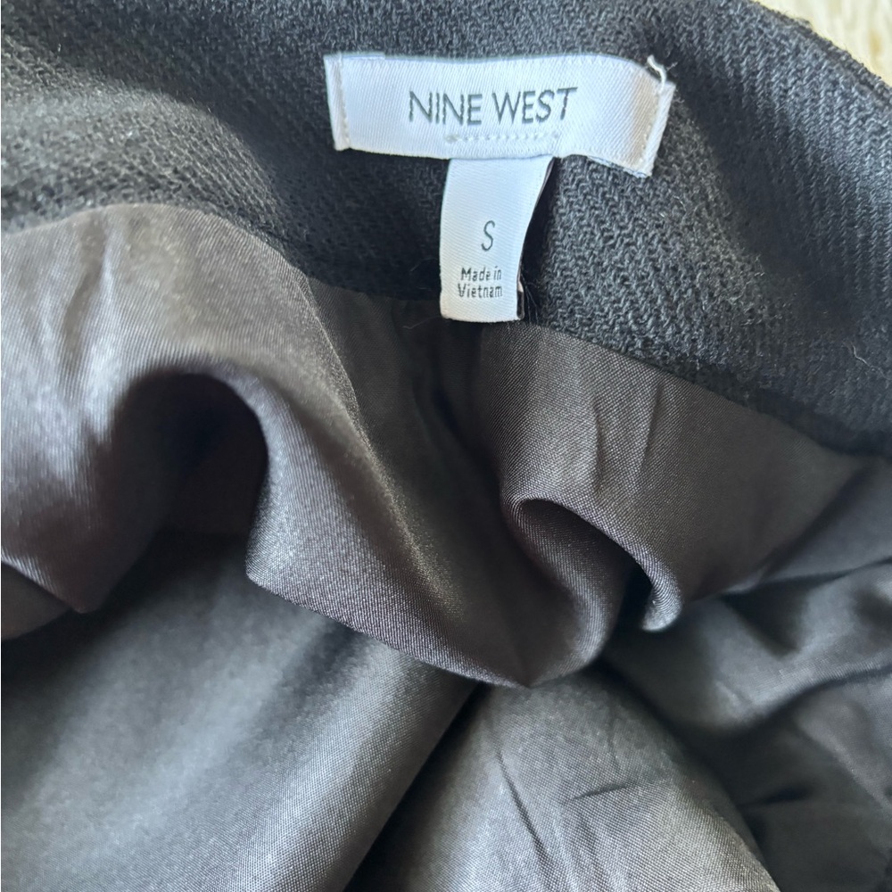 Nine West Elegant Black Mini Skirt - Picture 5 of 6